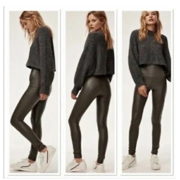 Aritzia Black Leggings - Picture 1 of 13
